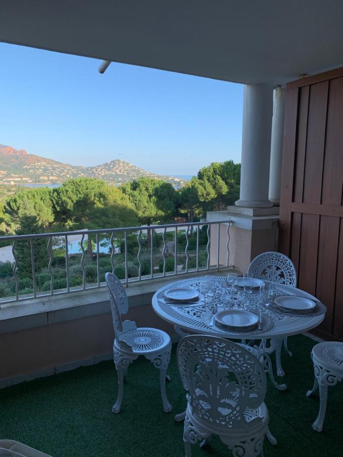 Saint Raphael, Cap Esterel Le Hameau. Vue Mer Exterior photo